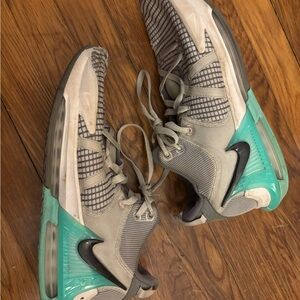 Nike LeBron Witness 7